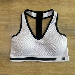 NWOT New Balance sports bra Medium